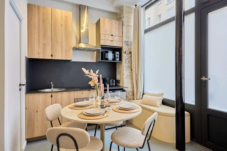 Cuisine ouverte avec coin repas