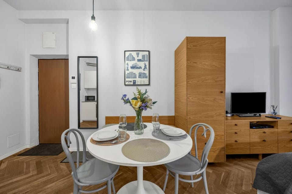 Cozy Studio Perfect for Couple Just Next to COS Torwar | Book Now with RENTUJEMY