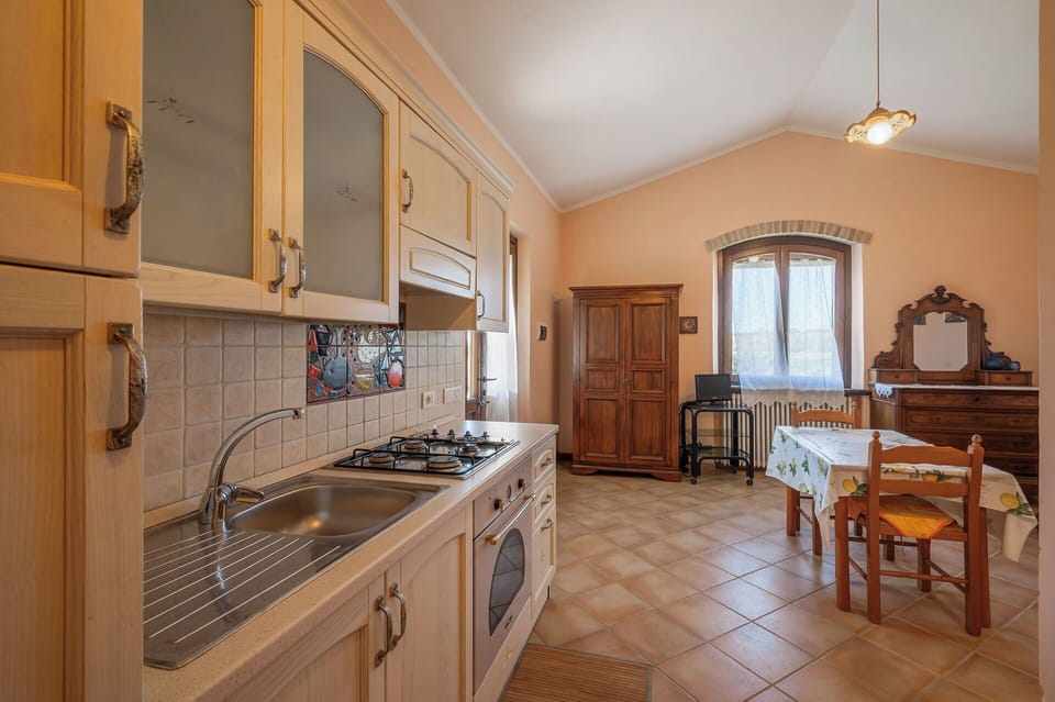 Autumn, Dining Room, Kitchen, Spring, Summer