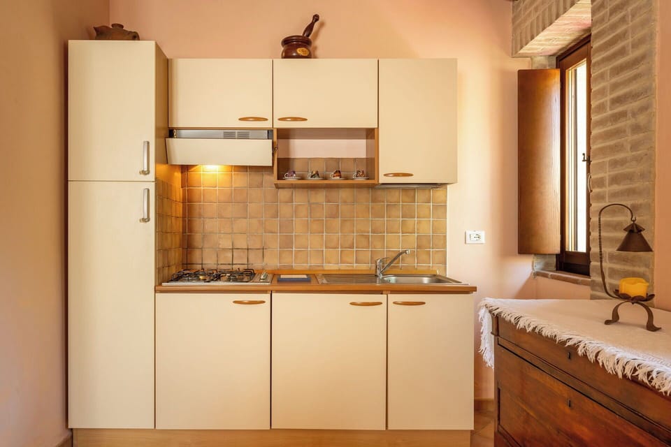 Autumn, Bedroom, Kitchen, Spring, Summer