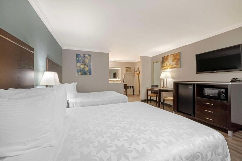Unwind in crisp bedding with plenty of space to stretch.