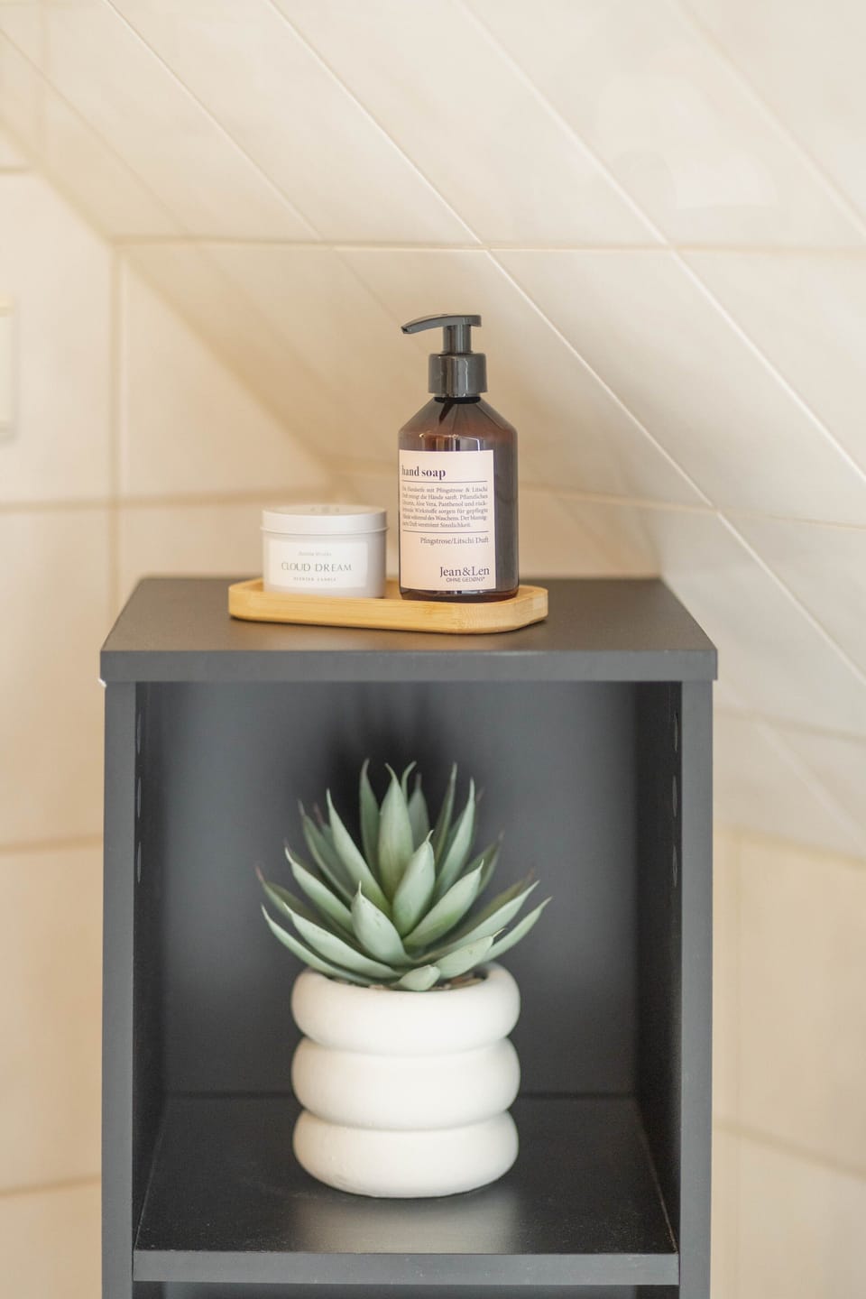 Bathroom amenities