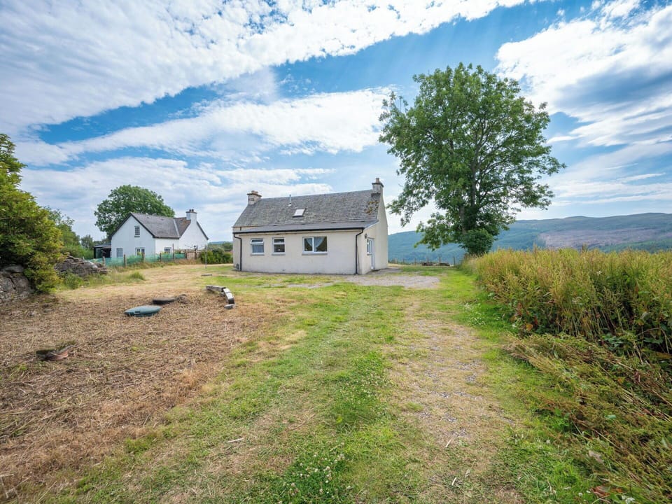 Grass, Cloud, House, Grassland, Cottage, Rural Area, Landscape, Plain, Home, Land Lot