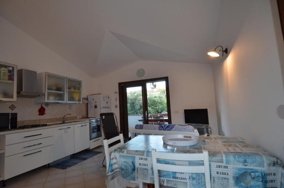 Autumn, Kitchen, Living Room, Spring, Summer