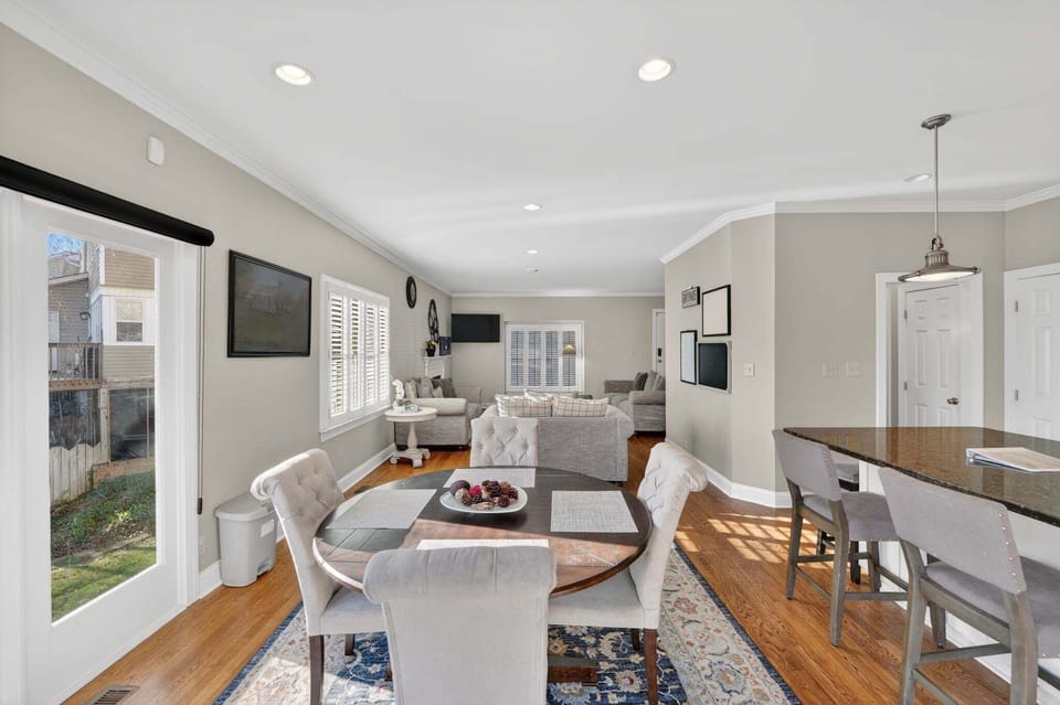 Dining Room, Dining Table, Furniture, Indoors, Table