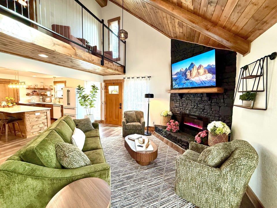 Home Decor, Building, Furniture, Indoors, Living Room