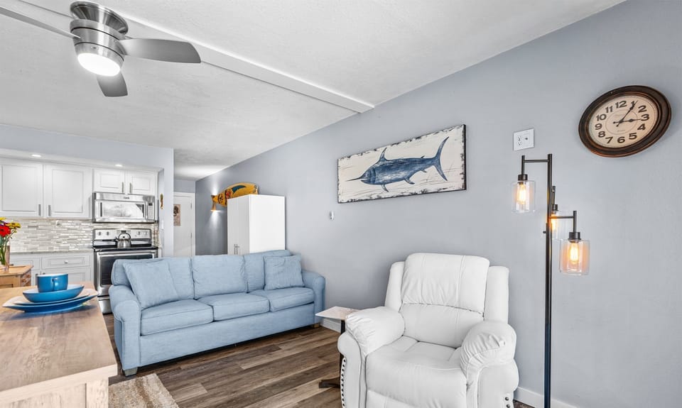 Studio with ample seating!