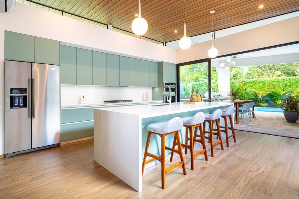 Eat in kitchen