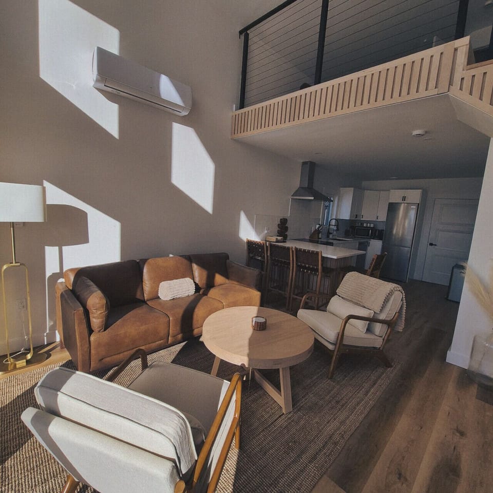 Views of Living room and Kitchen