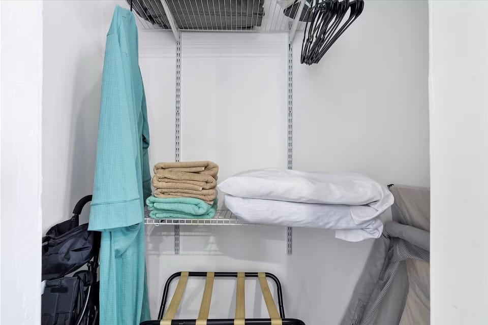 Extra linens, towels, pillows, iron, rack & beach chairs for your comfort