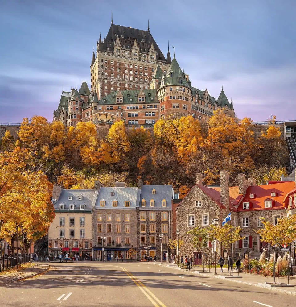 Le Château Frontenac se trouve à 10 minutes en voiture (2,5 km). Pour plus d'informations, consultez le site : https://www.fairmont.com/