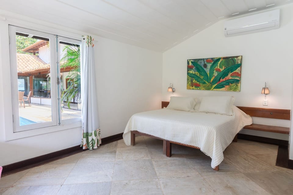 Bed,Bedroom