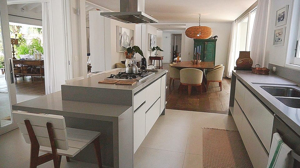 Kitchen or kitchenette,Dining area