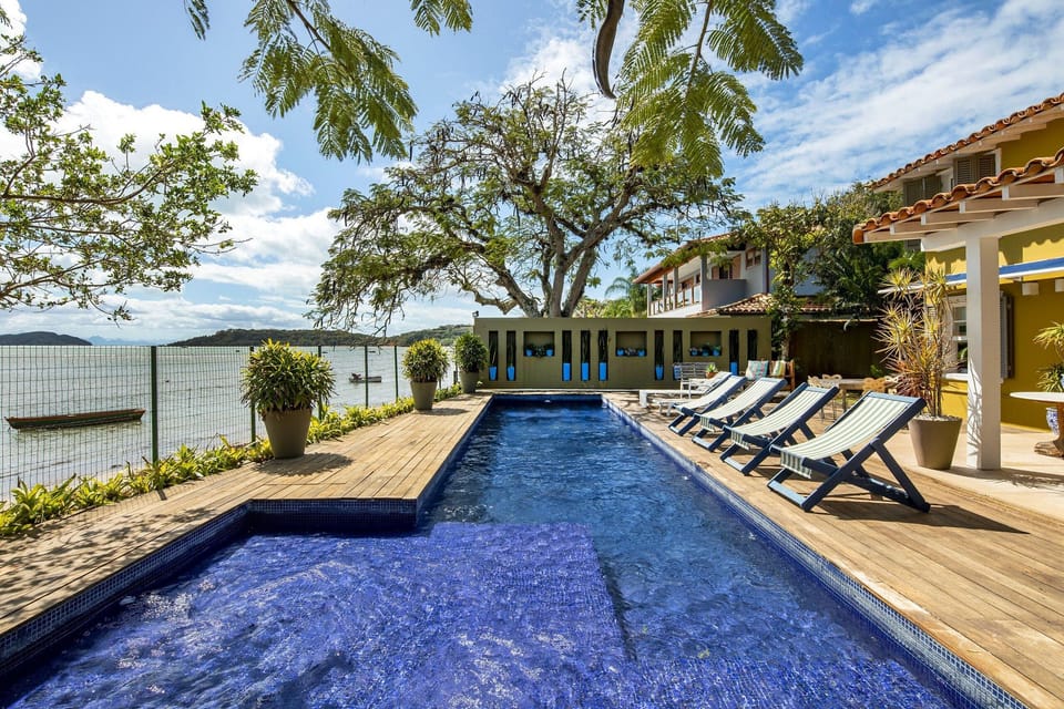 Pool view,Sea view