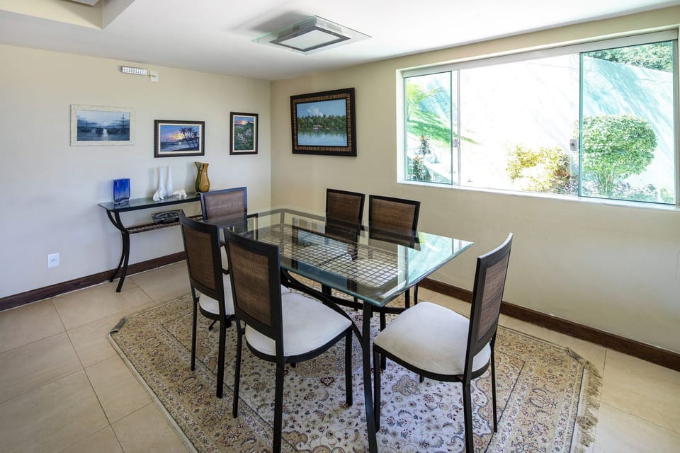 Dining area,Seating area