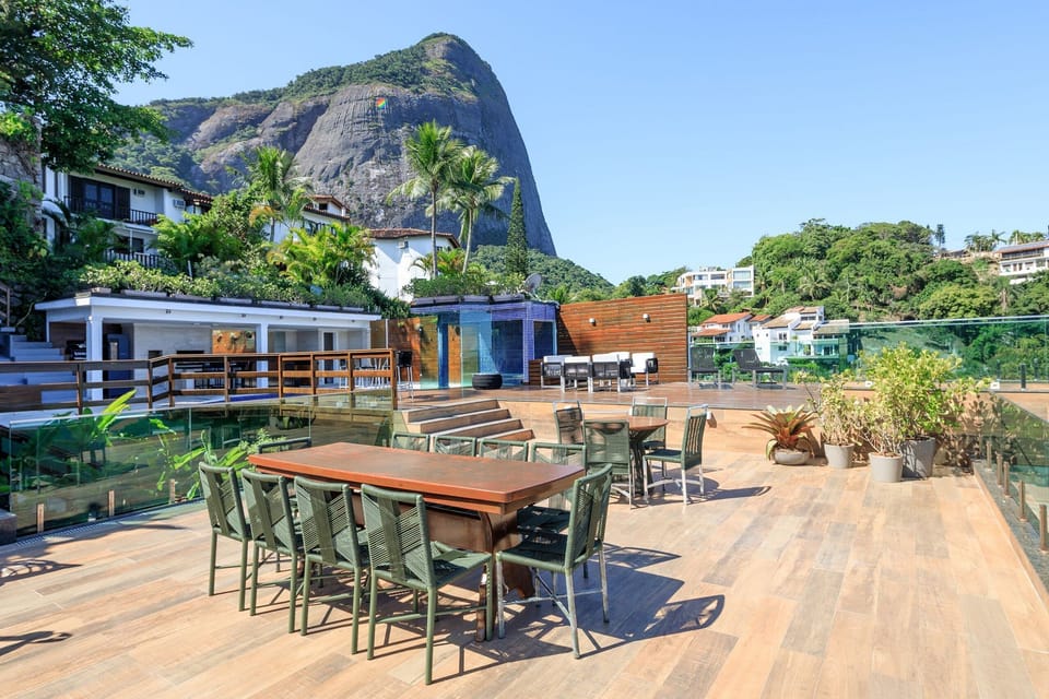 Balcony / Terrace,Mountain view,Seating area