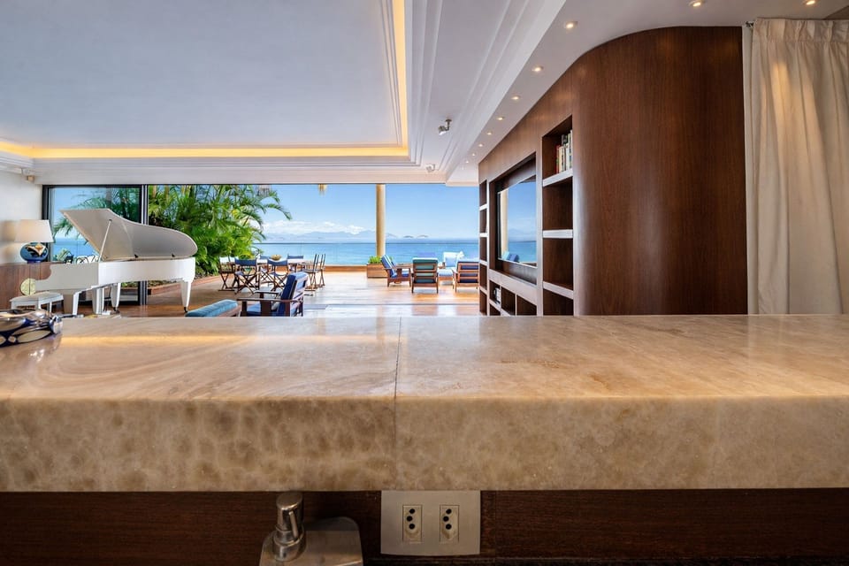 Lounge or bar