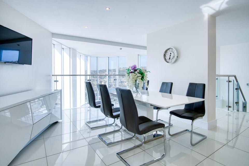 High Floor Meridian Tower - 3 Bedroom - Swansea (10209)