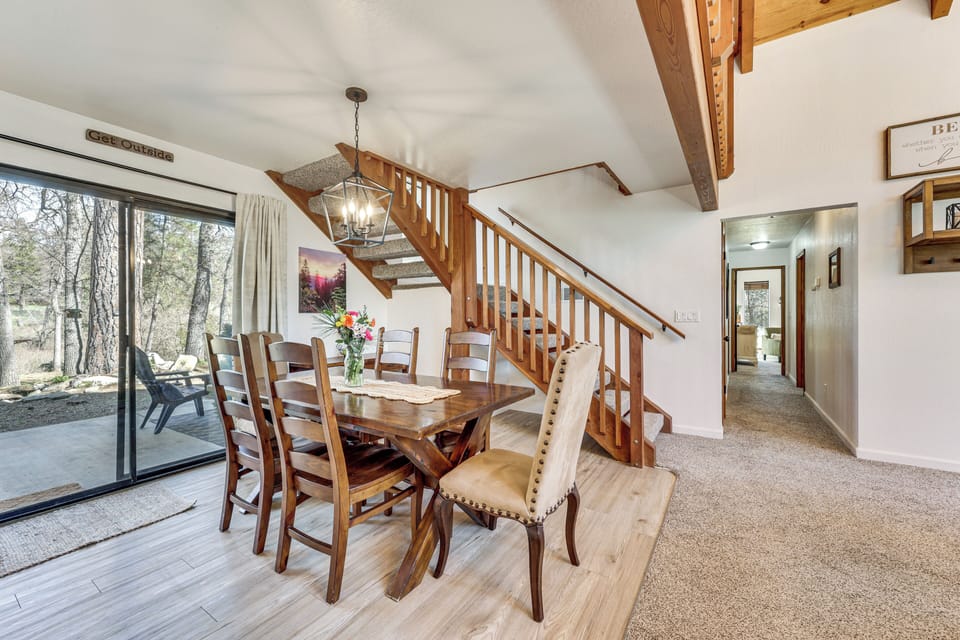 Dining Area | Main Level