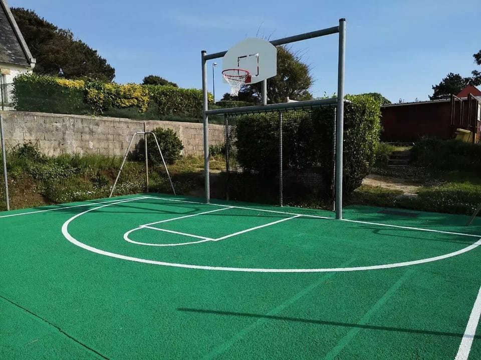 Sport court