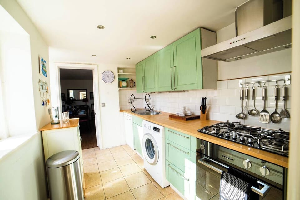 Fully equipped kitchen