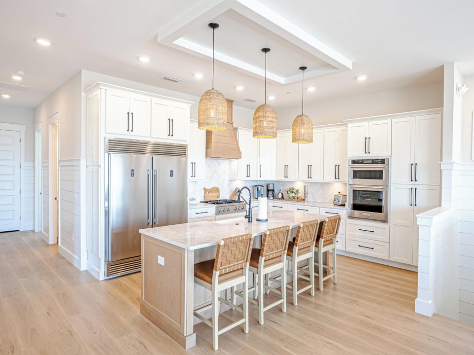 Kitchen - Island Seating - Floor 2