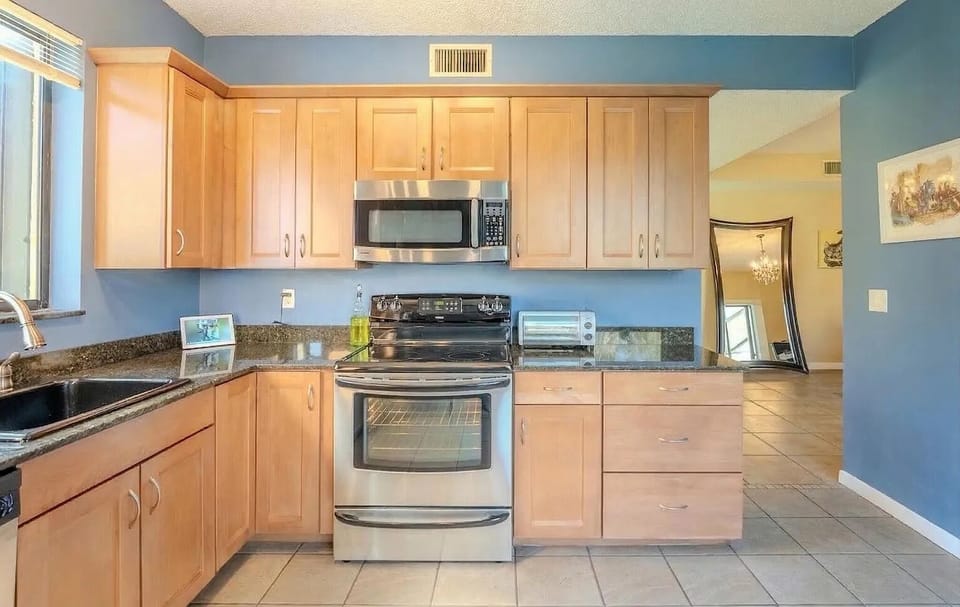 Fully equipped kitchen