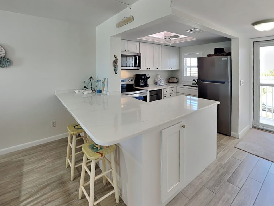 Breakfast Bar - Seating for 2