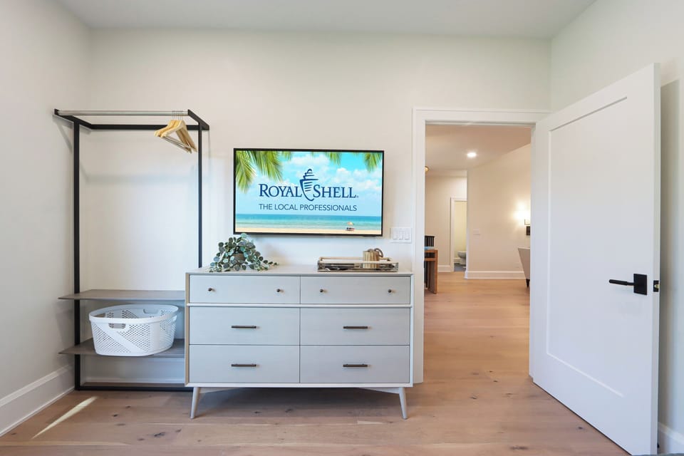 Twin bedroom