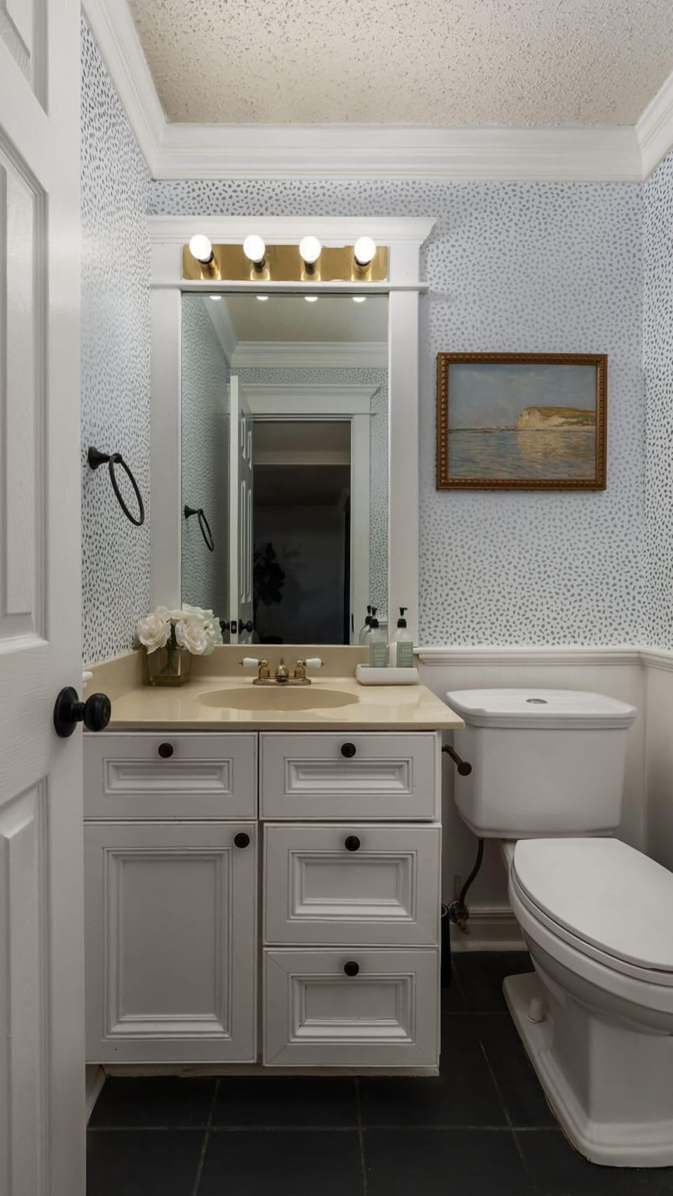 1.2 bath on the first floor 