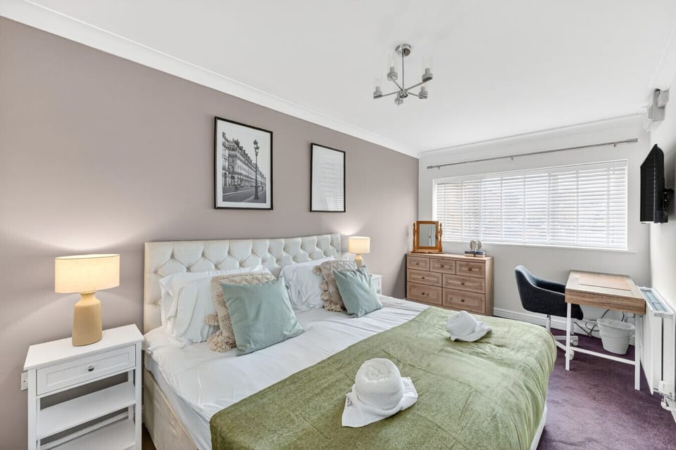 Bedroom four is on the ground floor and features a zip-and-link bed, set up as twin beds by default or zipped to form a king-size bed upon request.