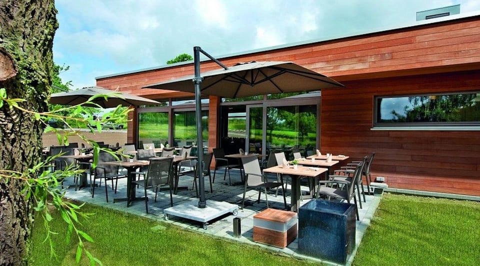 Les Fines Gueules - 1.1 miles away from the property