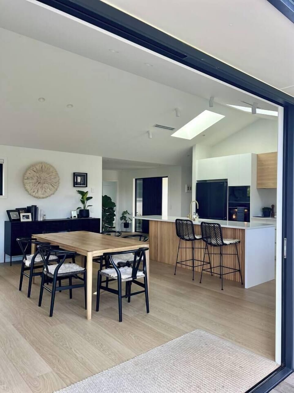 Open plan living, kitchen and dining