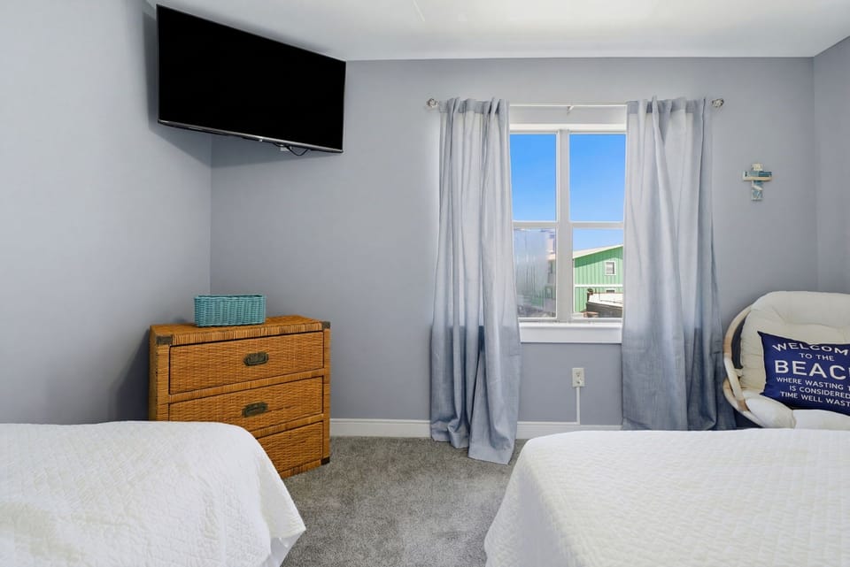 Bring your console—this room is ready for late-night battles and early morning rematches.