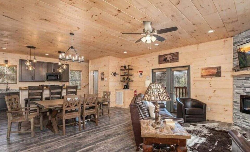 Indoors, Home Decor, Appliance, Ceiling Fan, Hardwood