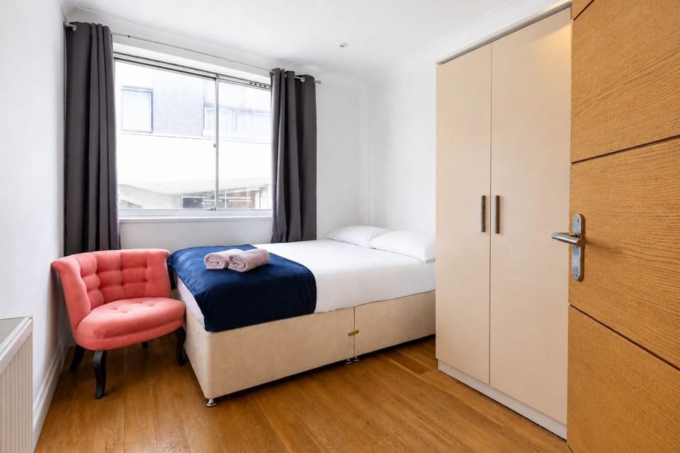 Bedroom 5 with an ensuite bathroom (toilet and shower).
