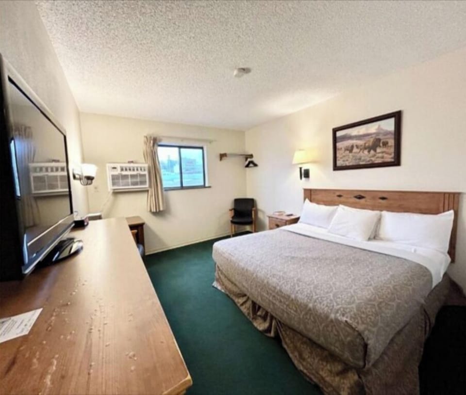 Bedroom. Interior and views may vary based on location and availability.