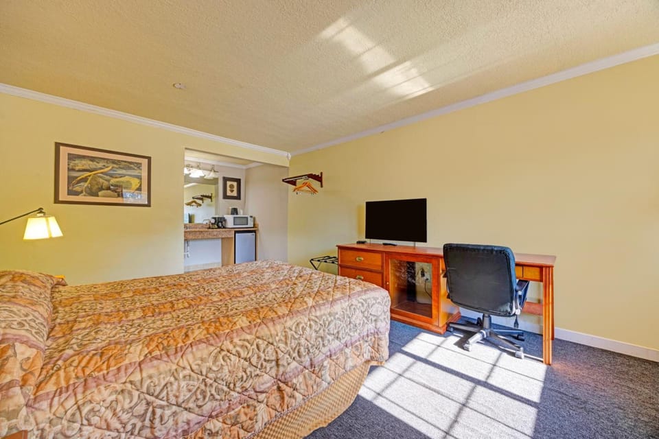 Bedroom. Interior and views may vary based on location and availability.