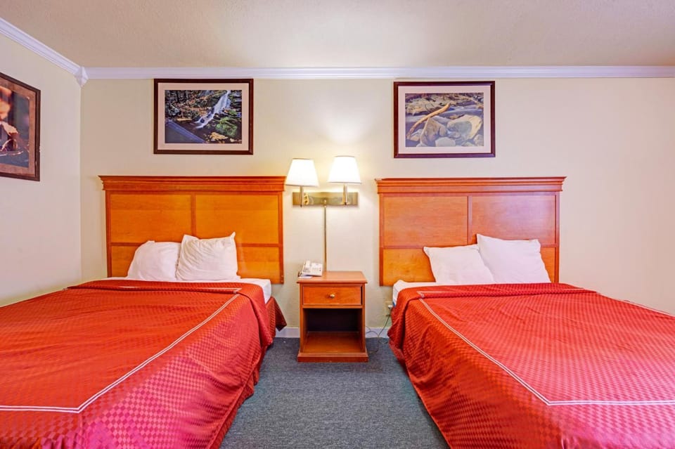 Bedroom. Interior and views may vary based on location and availability.