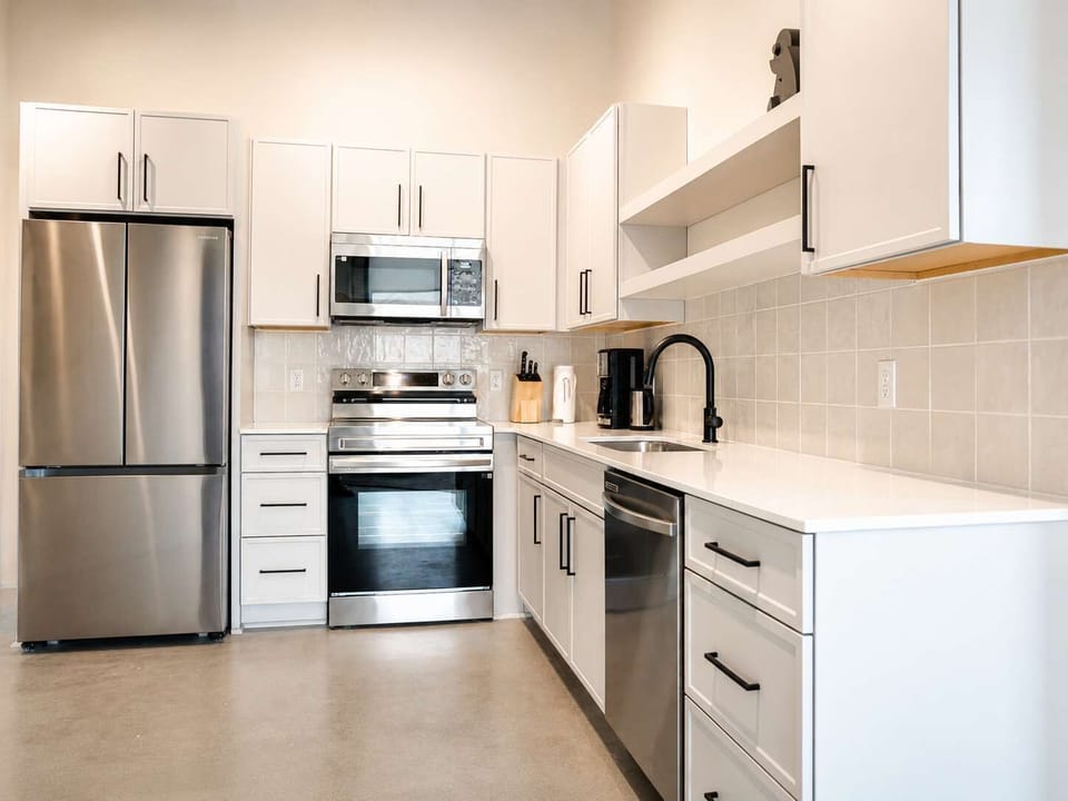 Unit 1 - Fully equipped kitchen