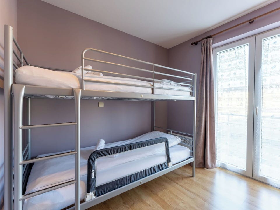 Floor, Bunk Bed, Apartment, Bed, Hardwood, Bed Frame, Wood Flooring, Bedding, Dormitory, Wood Stain