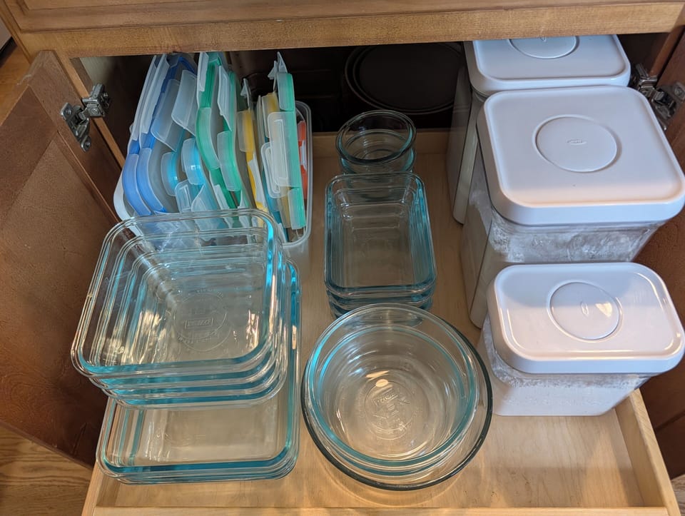 Fully equipped kitchen.