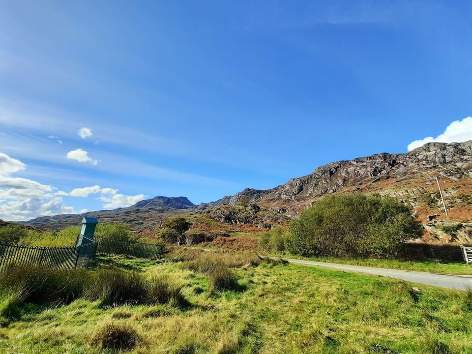 Bwthyn Ger Afon (Riverplace Cottage)