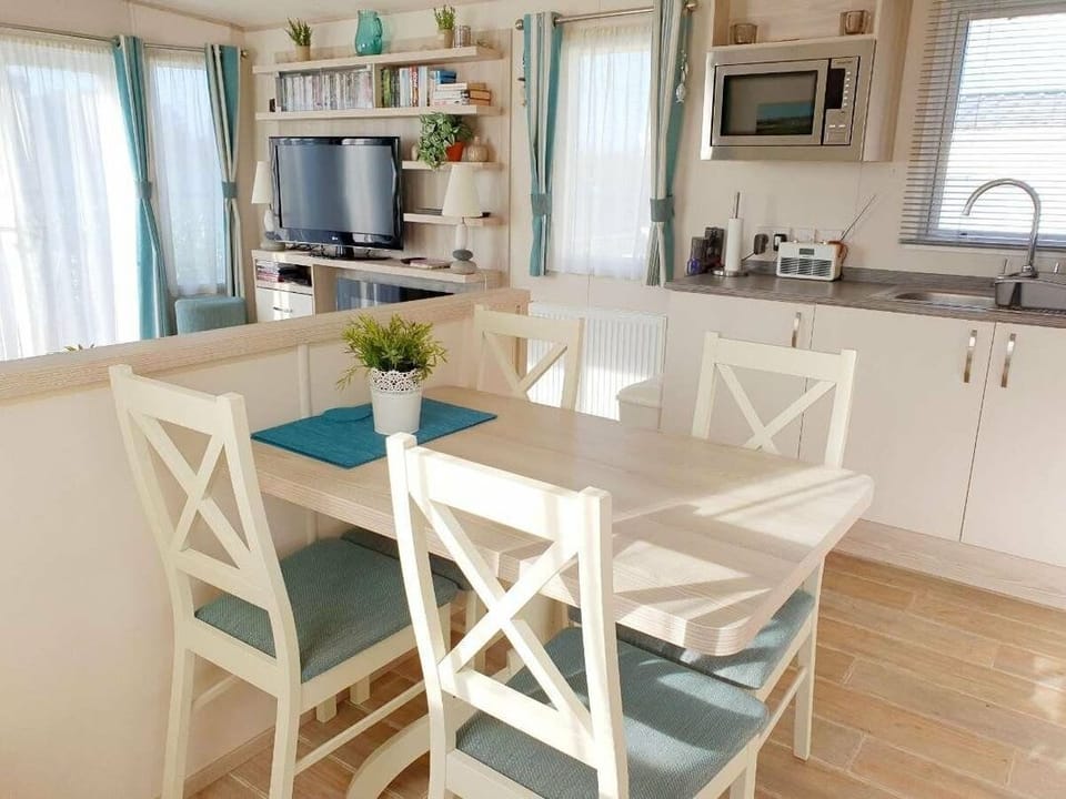 Shorefield Country Park - Holiday Accommodation 3042