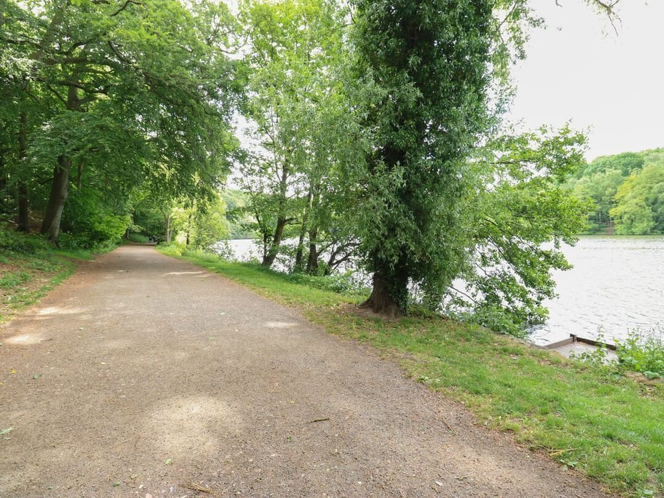 Lake Side Cottage