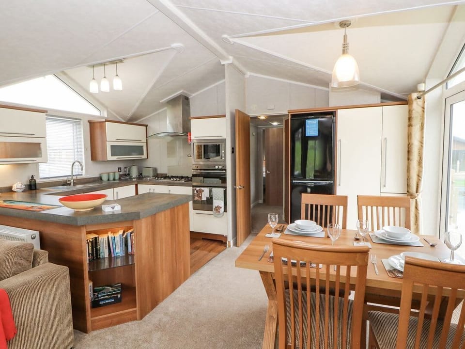 No 8 Hillcote Lodge