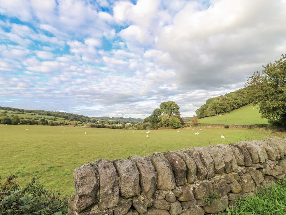 5 Belper Lane End