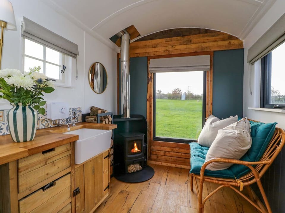Wiltshire Weavers Hut