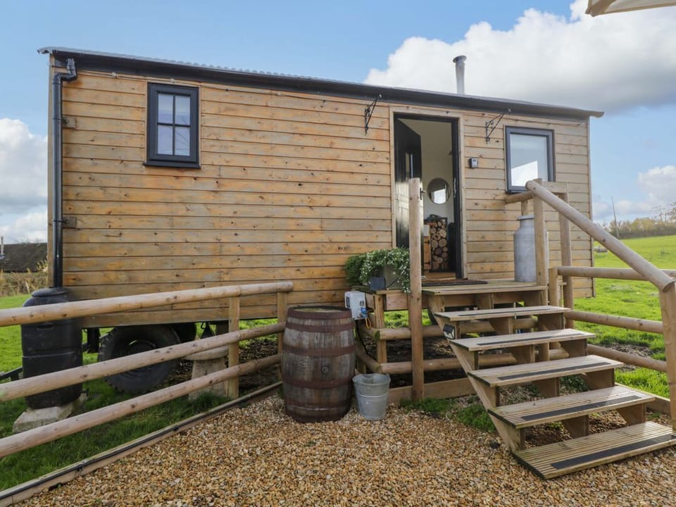 Wiltshire Weavers Hut