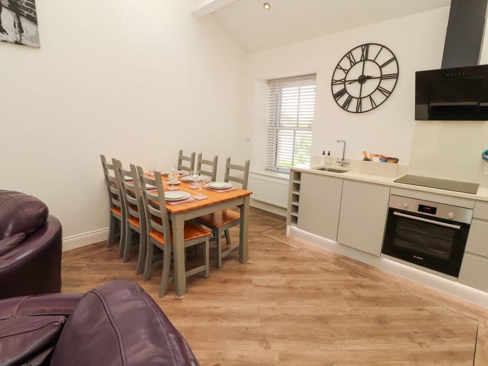 Lakes View Apartment 3